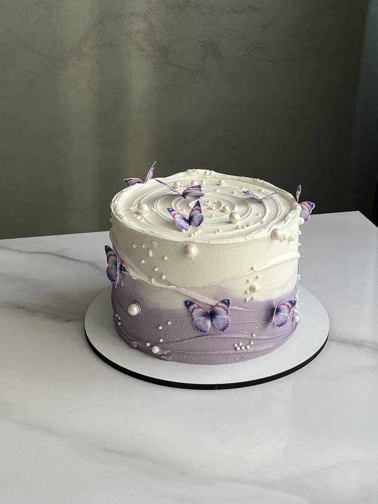 Butterfly theme cake with vanilla flavour