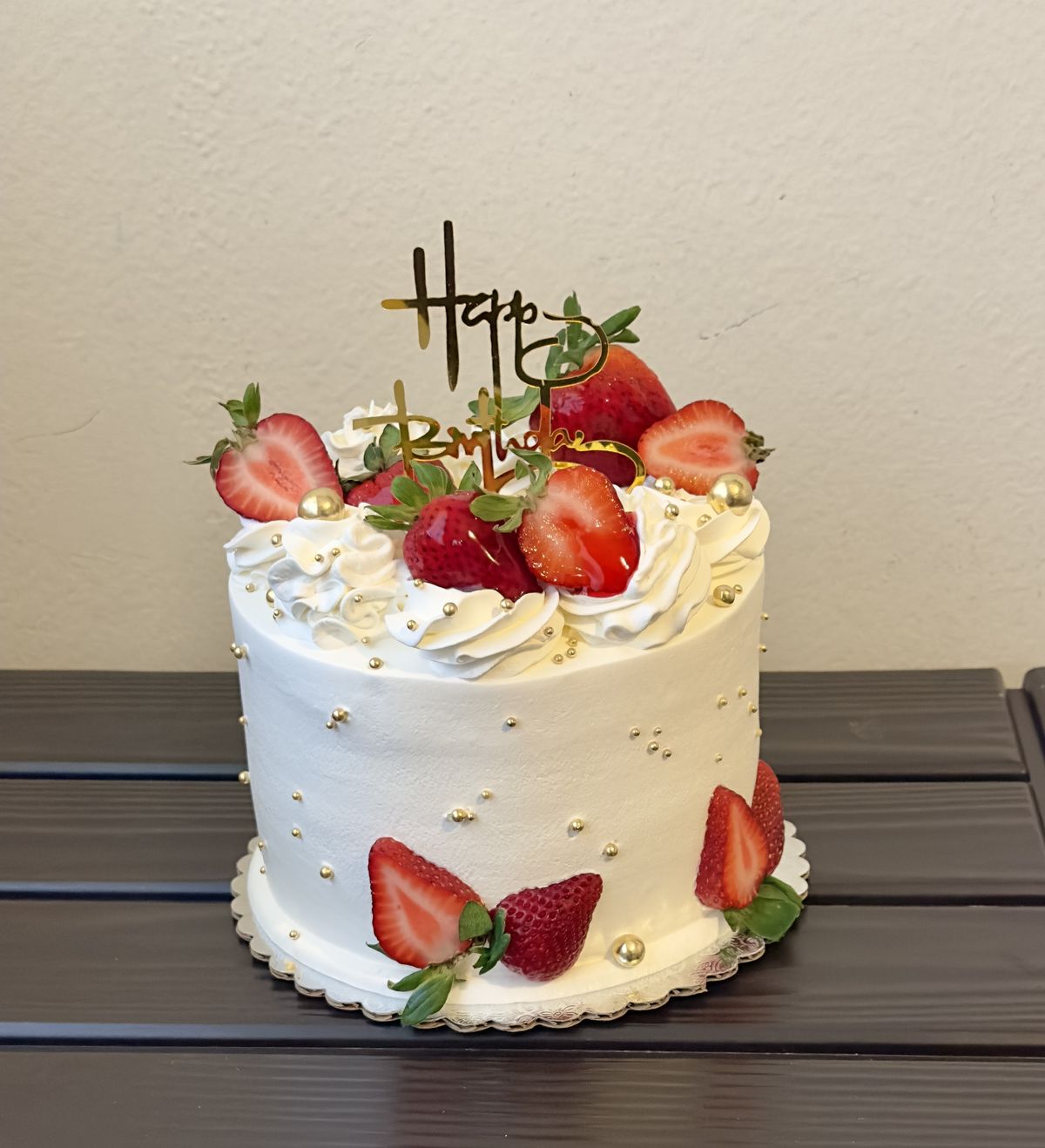 Vanilla Cake with Strawberry