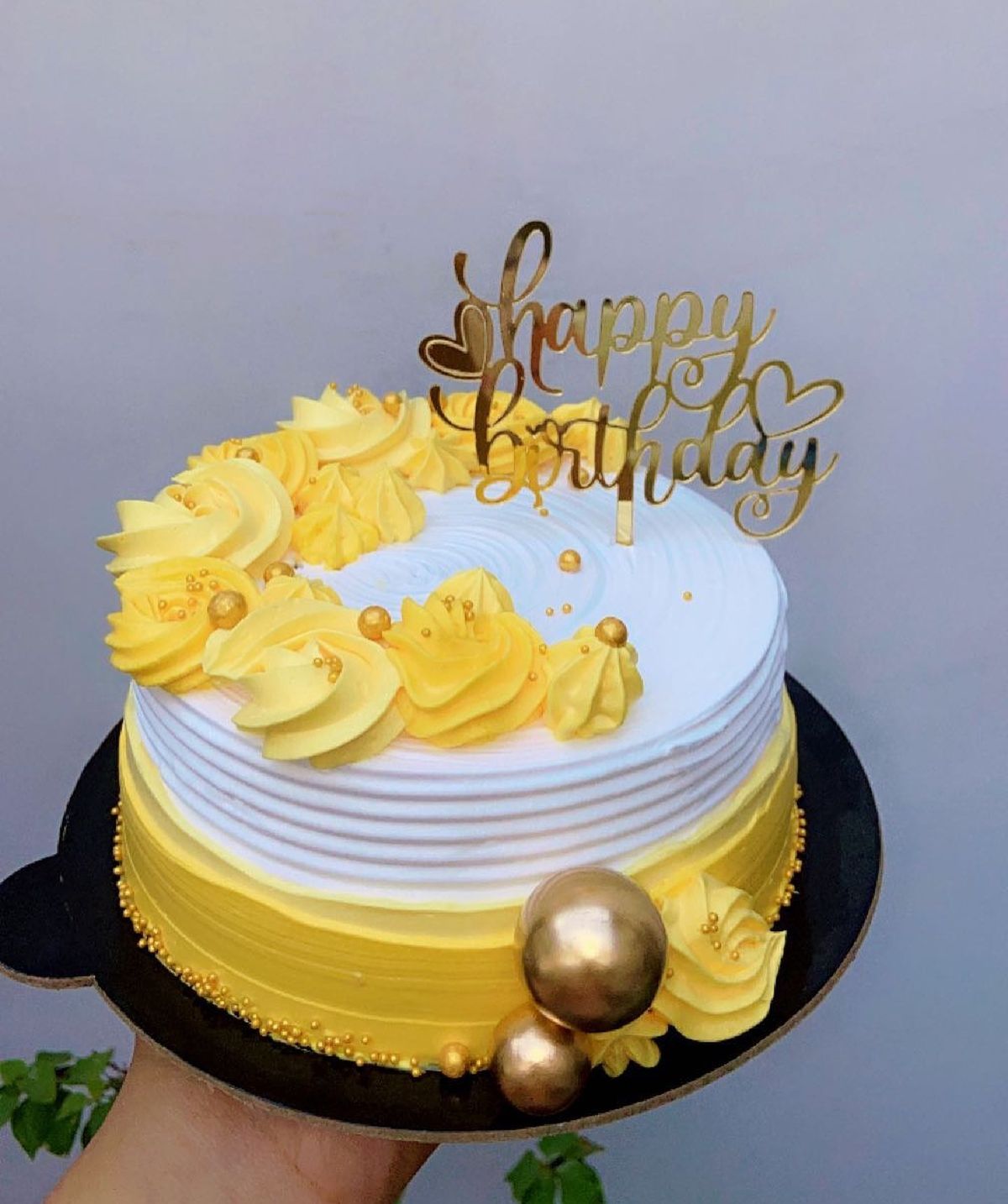 Butterscotch cake with flowers