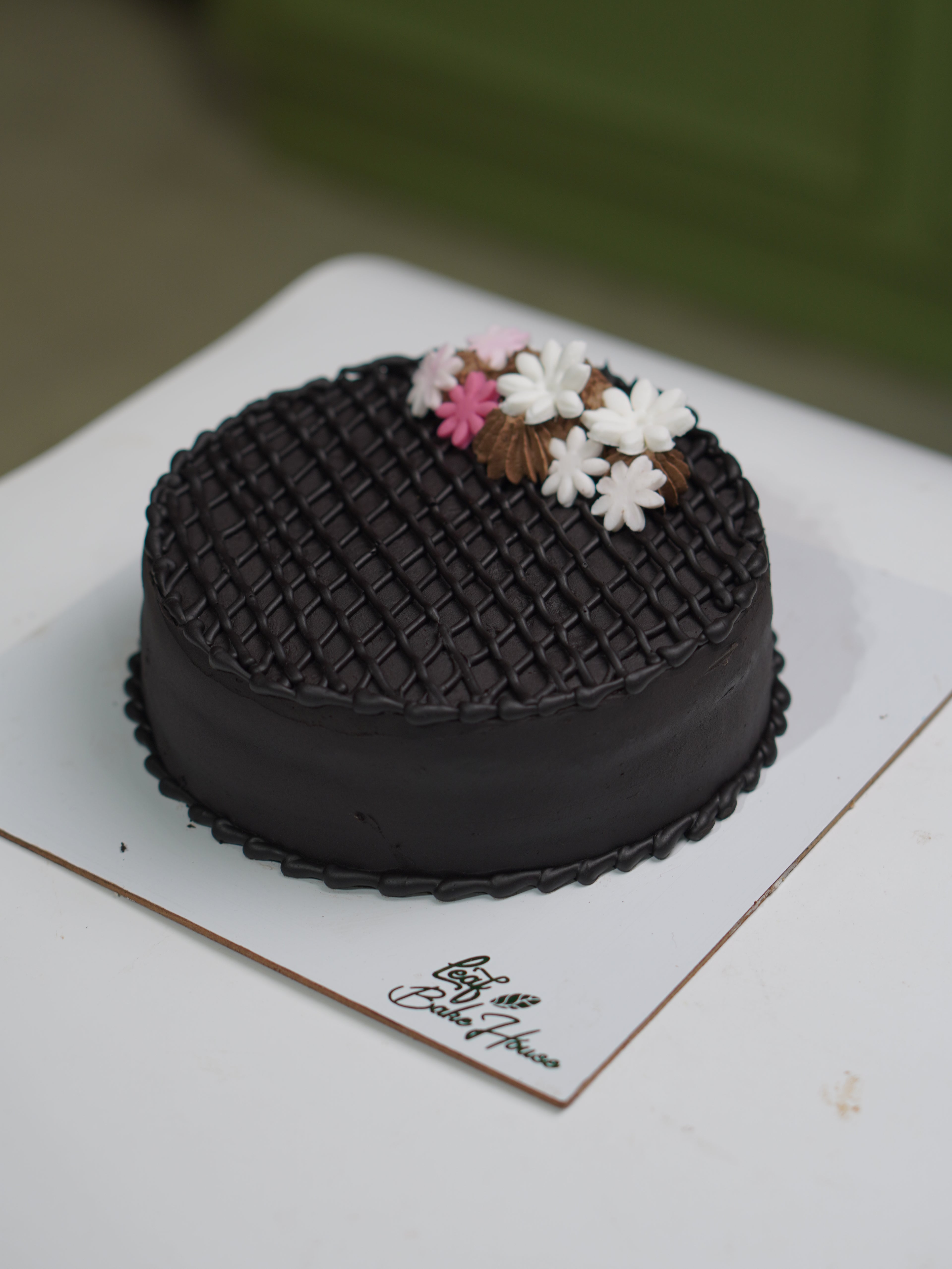 Chocolate  custard  cake