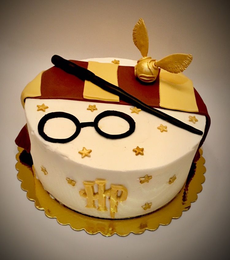 Cake decorated with Harry Potter theme 1kg