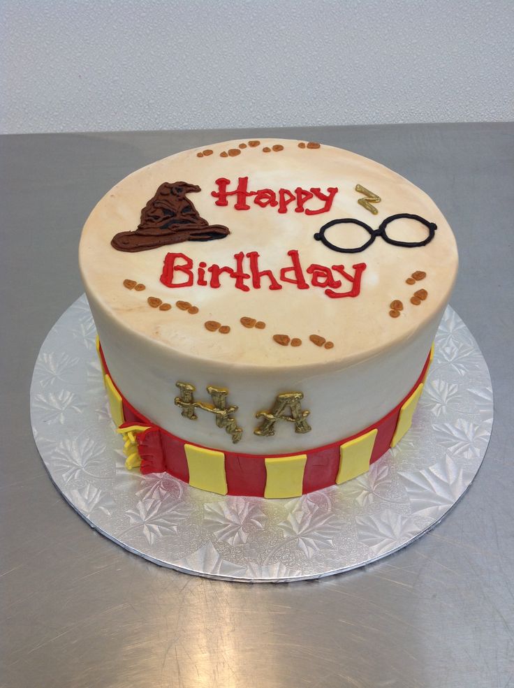 Cake with Harry Potter-themed decorations