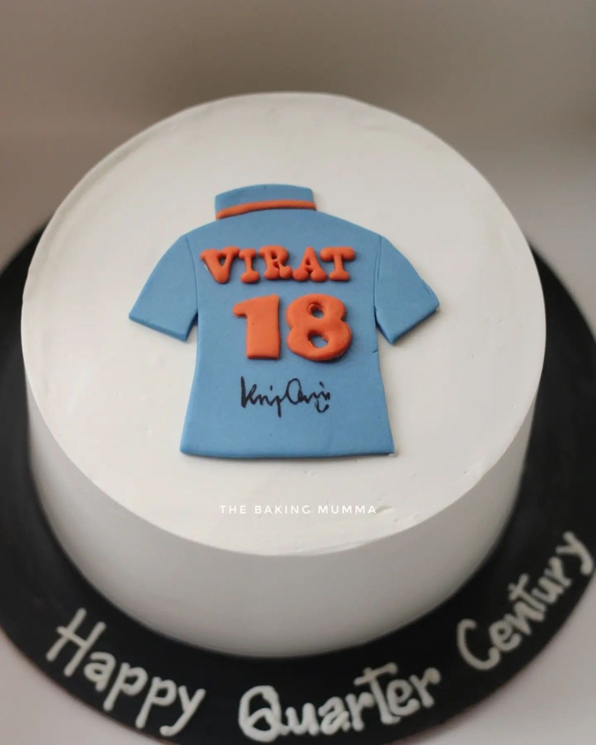 Virat kohili special cake for cricket lovers
